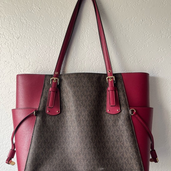 Michael Kors Burgundy/Brown Tote Bag - Picture 2 of 11